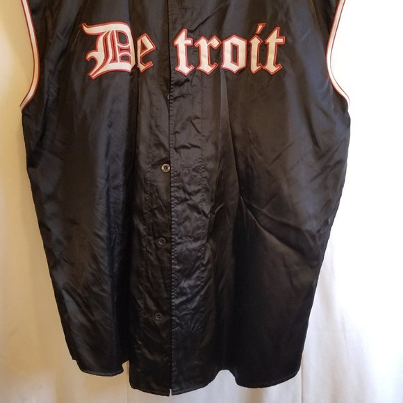 Shirt - Picture 2 of 4